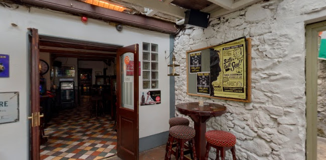 John Lee's Bar & Venue - Hospitality and gastronomy