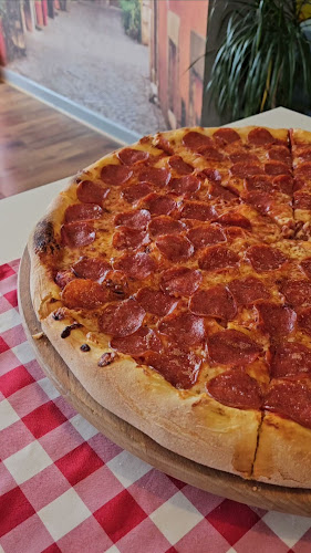 Opinii despre Soprano Pizza în Navan - Hospitality and gastronomy