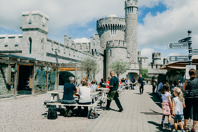 The Castle Blackrock - Neighbourhood Restaurant - Hospitality and gastronomy