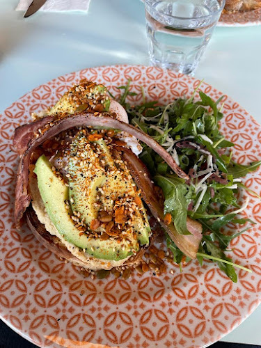 Comentarii opinii despre The Red Door Cafe