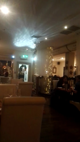 Eala Bhan - Hospitality and gastronomy