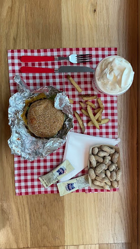 Opinii despre Five Guys Swords Pavilions în Swords - Hospitality and gastronomy