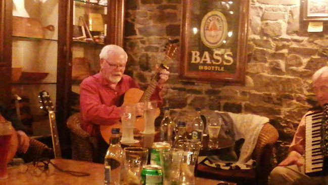 Foxs (Foxs Castle Lounge) - Navan