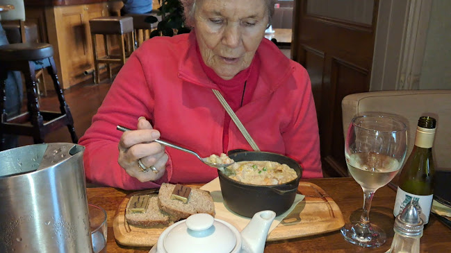 Opinii despre Abbey Tavern Bar & Bistro în Ennis - Hospitality and gastronomy