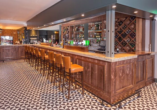 Off The Bone Gastropub - Hospitality and gastronomy