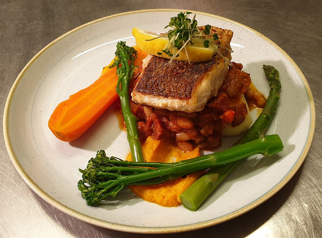 Opinii despre Cascada Restaurant în Charleville - Hospitality and gastronomy