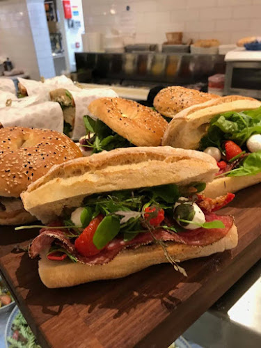 Comentarii opinii despre Hanna's Market & Café