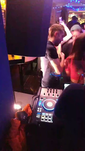 Comentarii opinii despre HEERY'S Bar & Restaurant