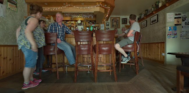 Opinii despre Lily's Bar, Malin Town în Malin - Hospitality and gastronomy