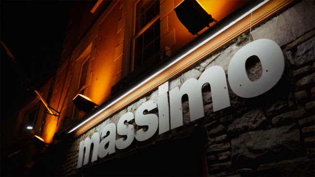 Opinii despre Taylor's Bar & Beer Garden în Galway - Hospitality and gastronomy