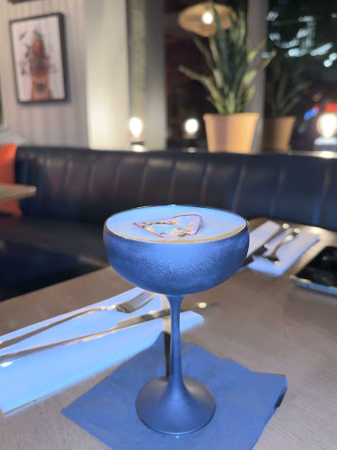 Social Bar and Restaurant - Hospitality and gastronomy