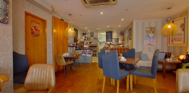 Charlie's Boutique Cafe