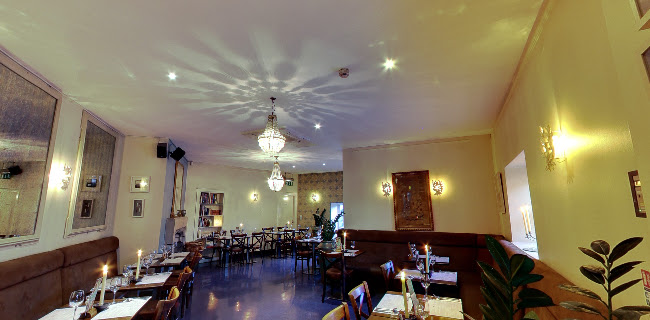 The Castle Blackrock - Neighbourhood Restaurant - Hospitality and gastronomy