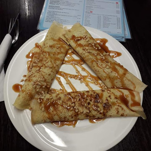 Deelys Cafe - Hospitality and gastronomy