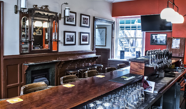 Foley's on The Mall - Hospitality and gastronomy