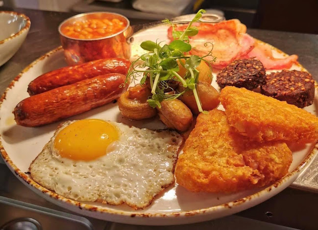 Simpsons Bar & Restaurant / Oliver’s restaurant - Tulnaree