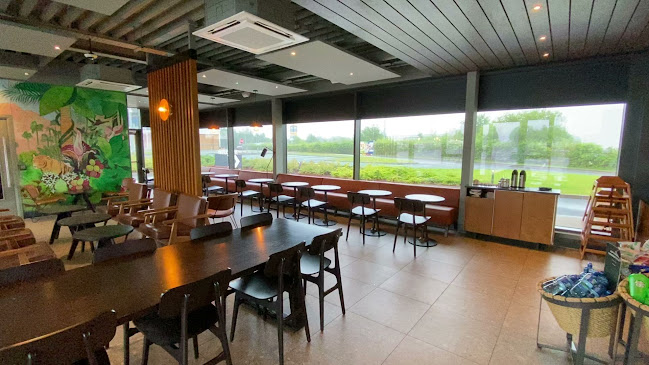 Opinii despre Starbucks Naas Drive Thru în Naas - Hospitality and gastronomy