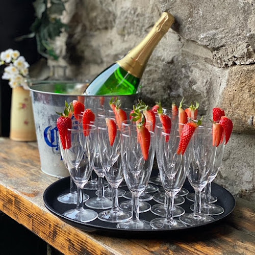 Comentarii opinii despre Geary's 1780 Bar & Eatery (Gough's)