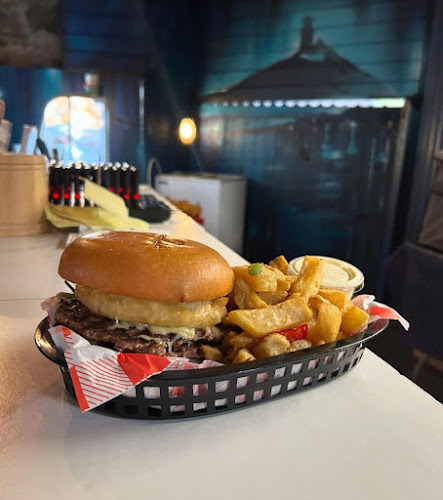 Blackbird Bar, Ballycotton - Hospitality and gastronomy