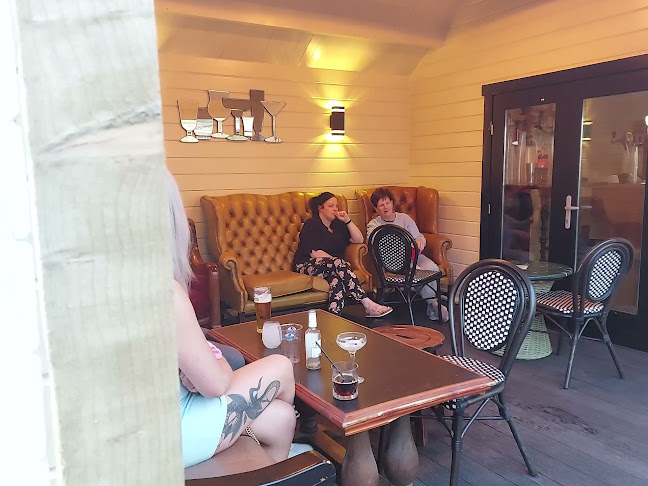 Opinii despre O'Flaherty's Bar în Buncrana - Hospitality and gastronomy