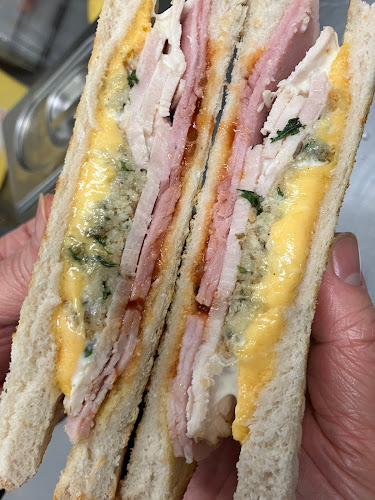 Comentarii opinii despre Molly's Cafe