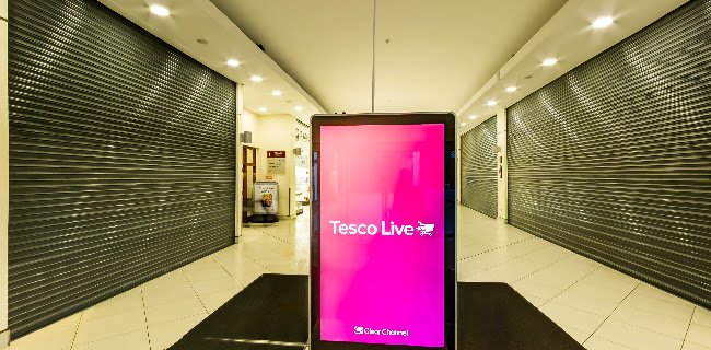 Roots Café & Bistro - Hospitality and gastronomy