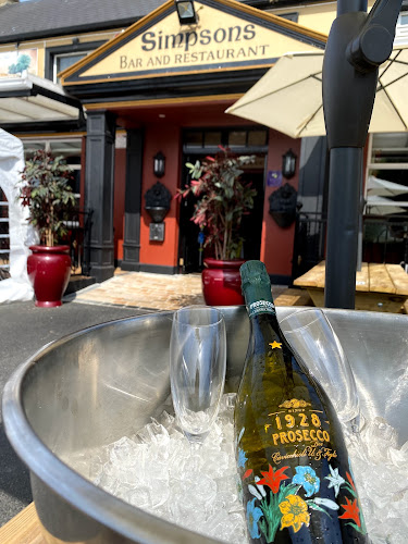 Opinii despre Simpsons Bar & Restaurant / Oliver’s restaurant în Tulnaree - Hospitality and gastronomy