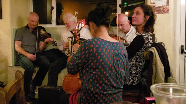 Pepper's Bar & Restaurant - Feakle East