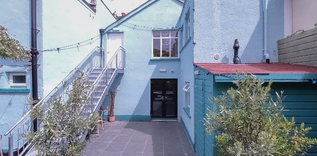 Comentarii opinii despre Nine