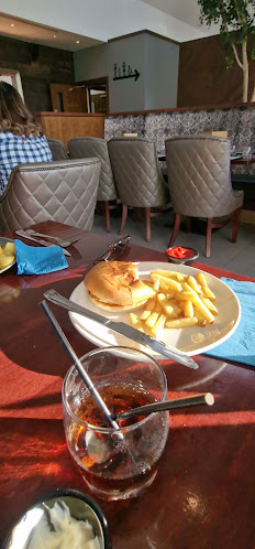 Opinii despre The Treehouse Restaurant în Muff - Hospitality and gastronomy