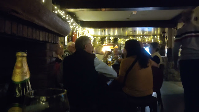 Opinii despre Foxs (Foxs Castle Lounge) în Navan - Hospitality and gastronomy