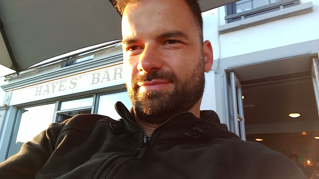 Hayes' Bar & Kitchen - Hospitality and gastronomy