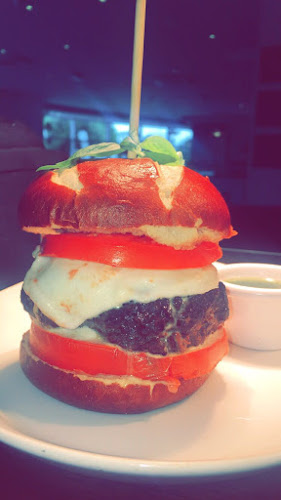 Courtfields Shopping Centre, 6 Courtfields, Raheen, Limerick, V94 ND61