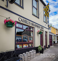 Cahill's Shannon View, Pub with accommodation
