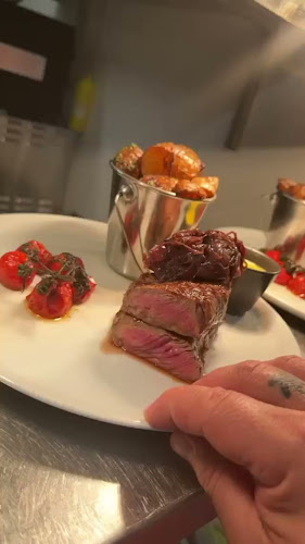 Opinii despre The Village Inn, Bar and Restaurant, Ballinahown în Ballynahown - Hospitality and gastronomy