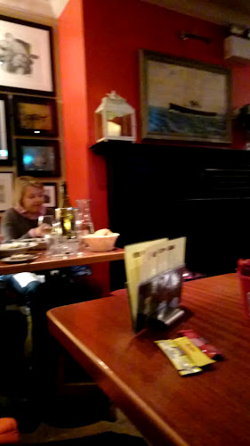 Comentarii opinii despre Joe Watty's Pub & Seafood Bar