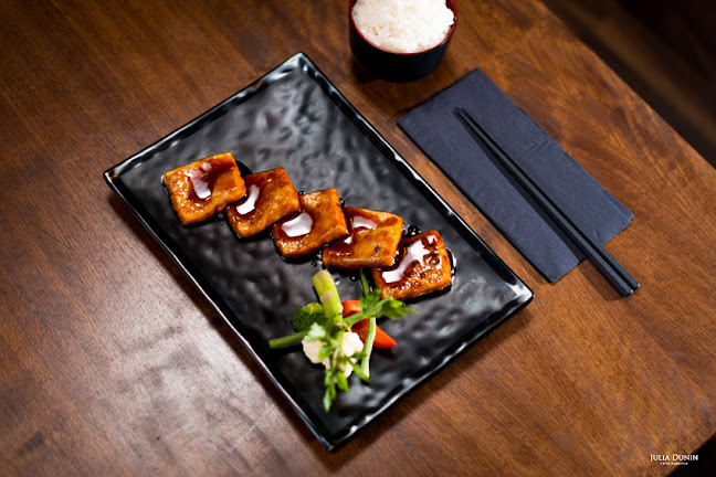 Comentarii opinii despre Tomodachi Sushi Bar