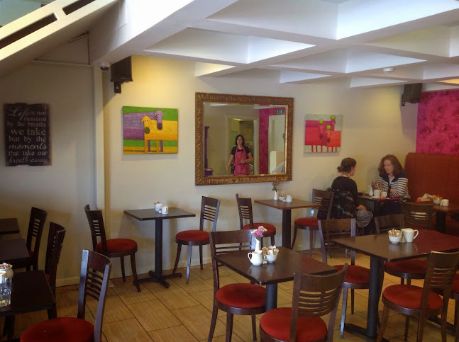 Courtfields Shopping Centre, 6 Courtfields, Raheen, Limerick, V94 ND61