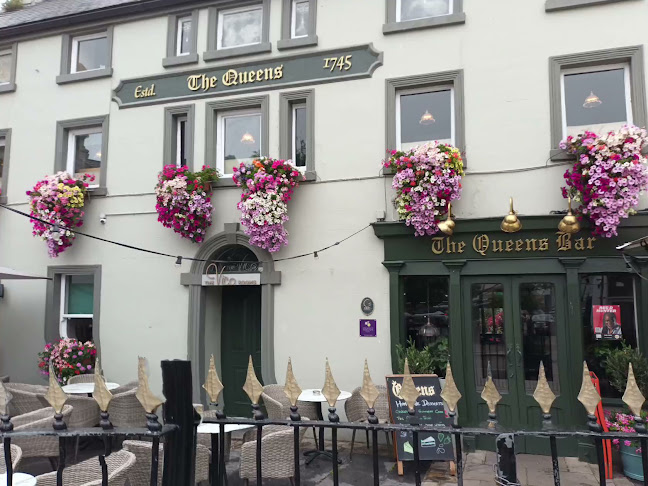 The Queens Bar - Hospitality and gastronomy