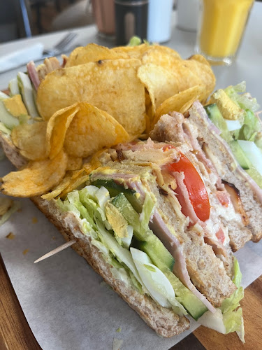 Comentarii opinii despre Aroma Coffee House