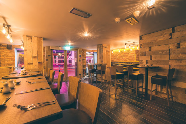 HEERY'S Bar & Restaurant