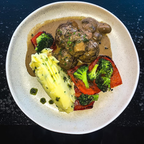 L'Arco Italian Restaurant - Hospitality and gastronomy