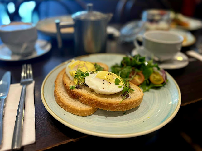 Comentarii opinii despre Renzo Gallery Cafe