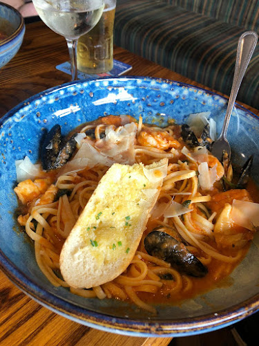 The Moorings Guesthouse & Seafood Restaurant @ The Bridge Bar - Hospitality and gastronomy