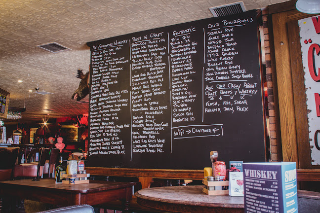 Revolution Craft Beer & Whiskey Bar - Hospitality and gastronomy