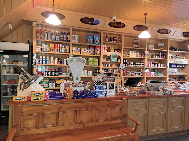 Leonard's Pub and Grocery - Hospitality and gastronomy