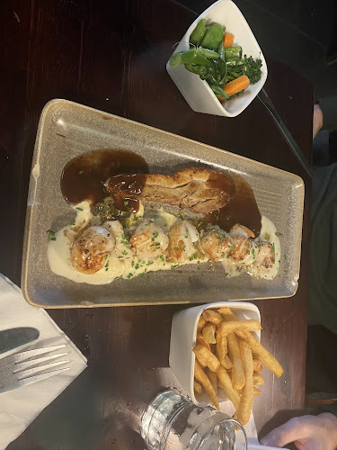 Mary Ann's Bar and Restaurant