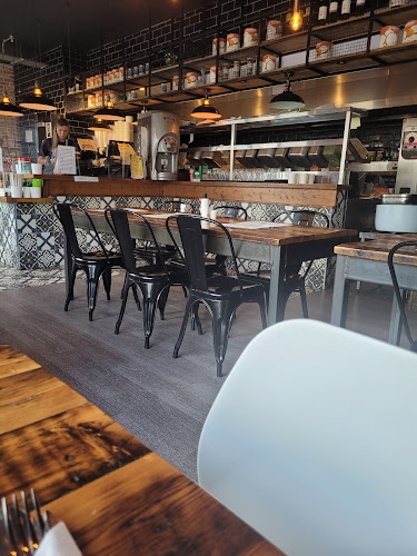 Kubo, Douglas - Hospitality and gastronomy