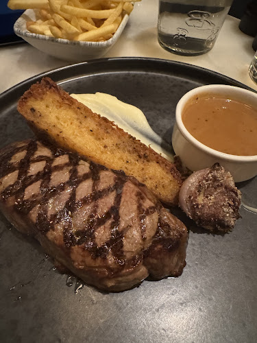 The River Club - Hospitality and gastronomy