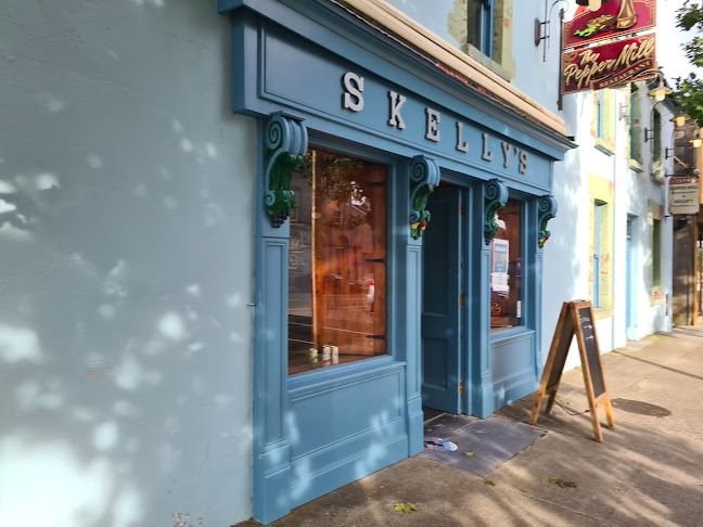 Skellys Bar & Guest House